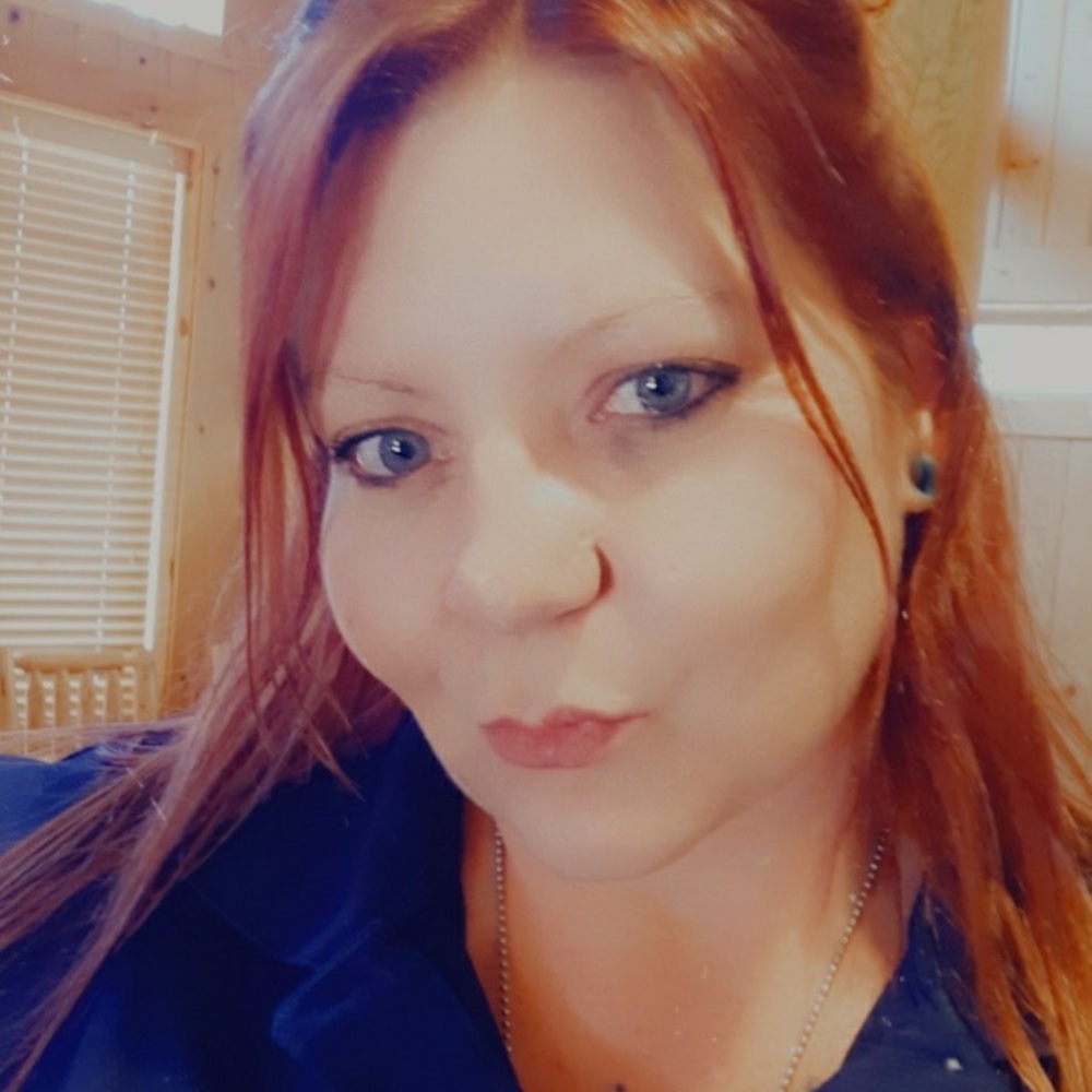 Meet your Posher, Santia
